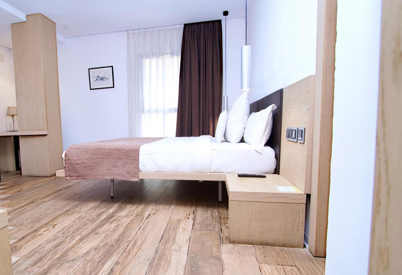 Hotel Sv Chrome Abudża Zewnętrze zdjęcie
