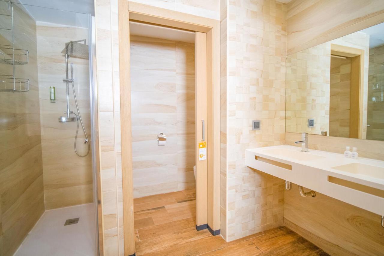 Hotel Sv Chrome Abudża Zewnętrze zdjęcie