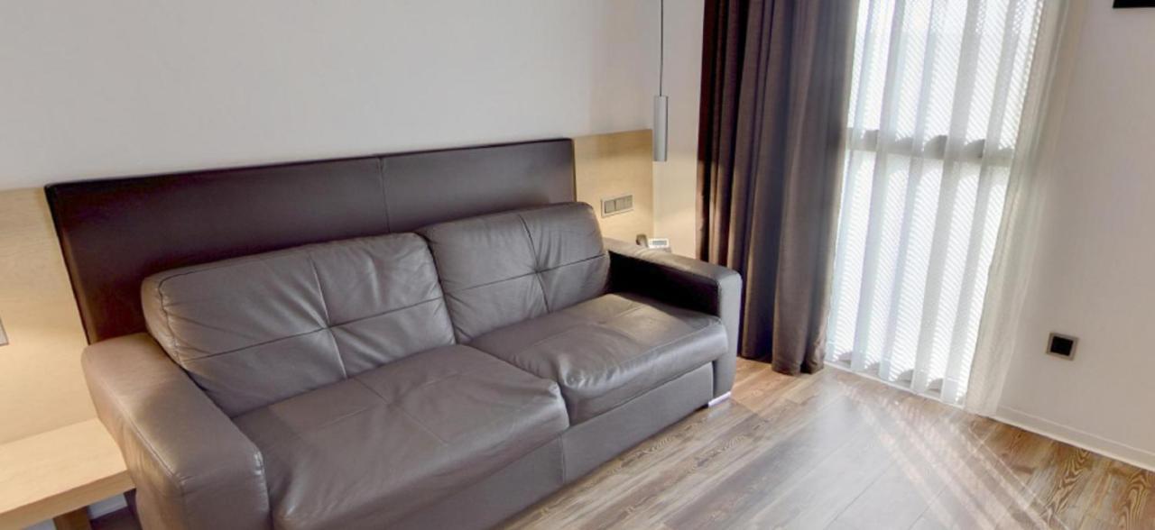 Hotel Sv Chrome Abudża Zewnętrze zdjęcie