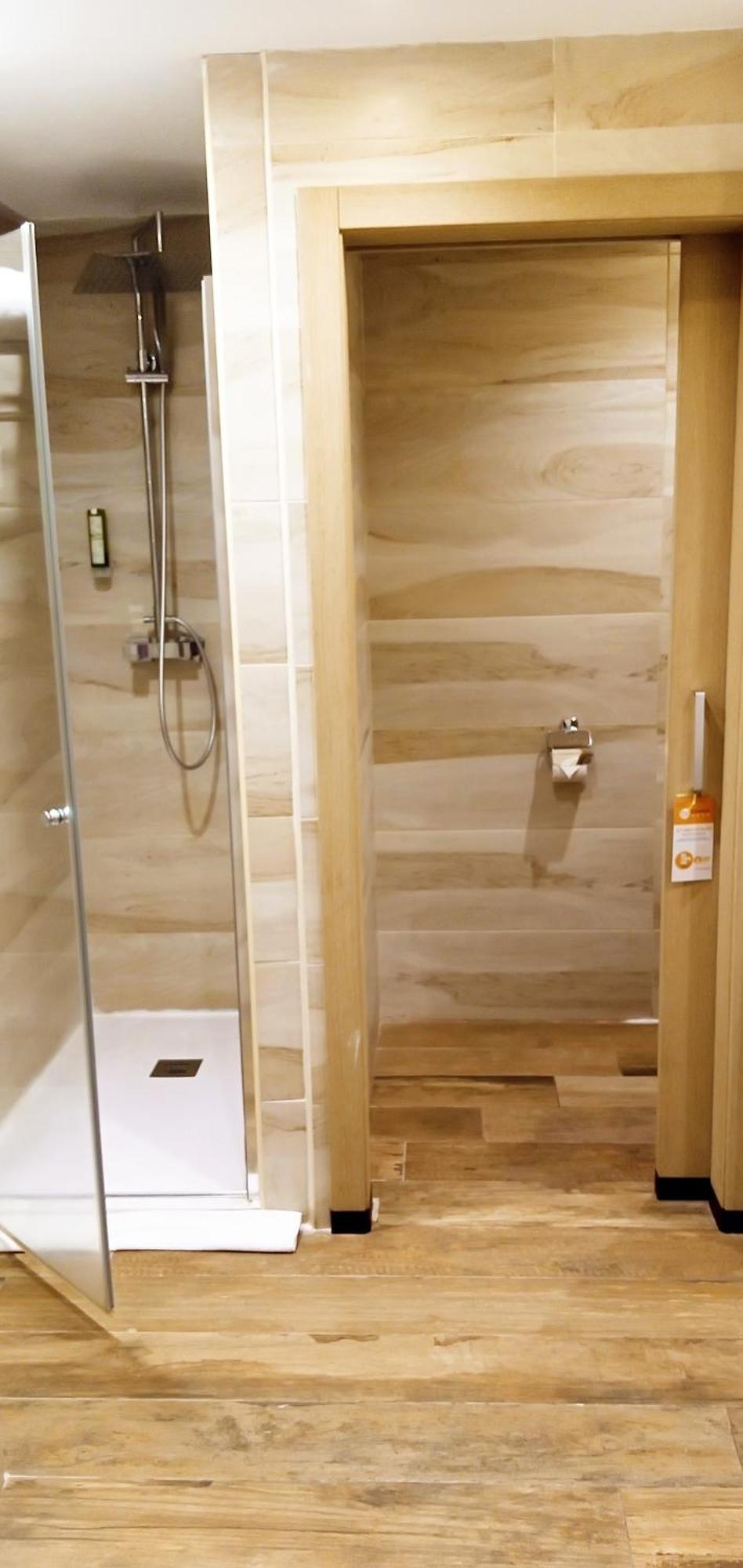 Hotel Sv Chrome Abudża Zewnętrze zdjęcie