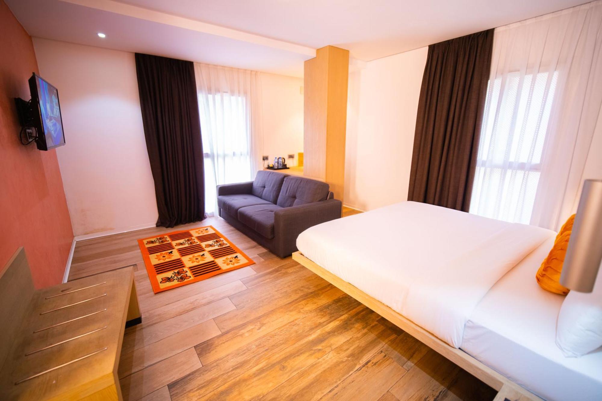 Hotel Sv Chrome Abudża Zewnętrze zdjęcie