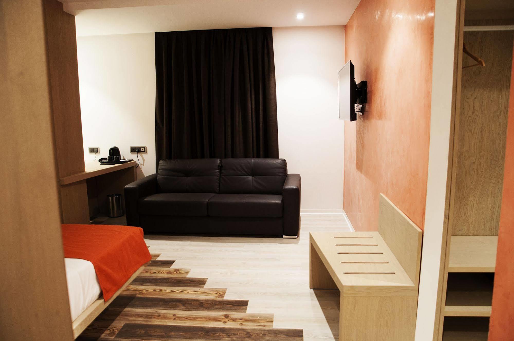 Hotel Sv Chrome Abudża Zewnętrze zdjęcie