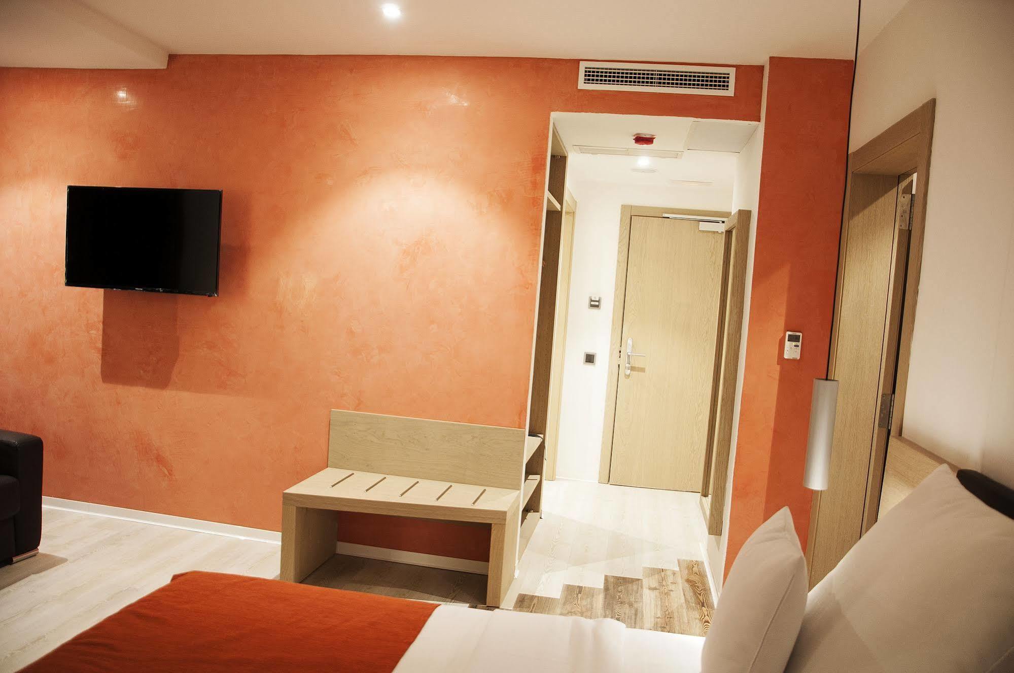 Hotel Sv Chrome Abudża Zewnętrze zdjęcie