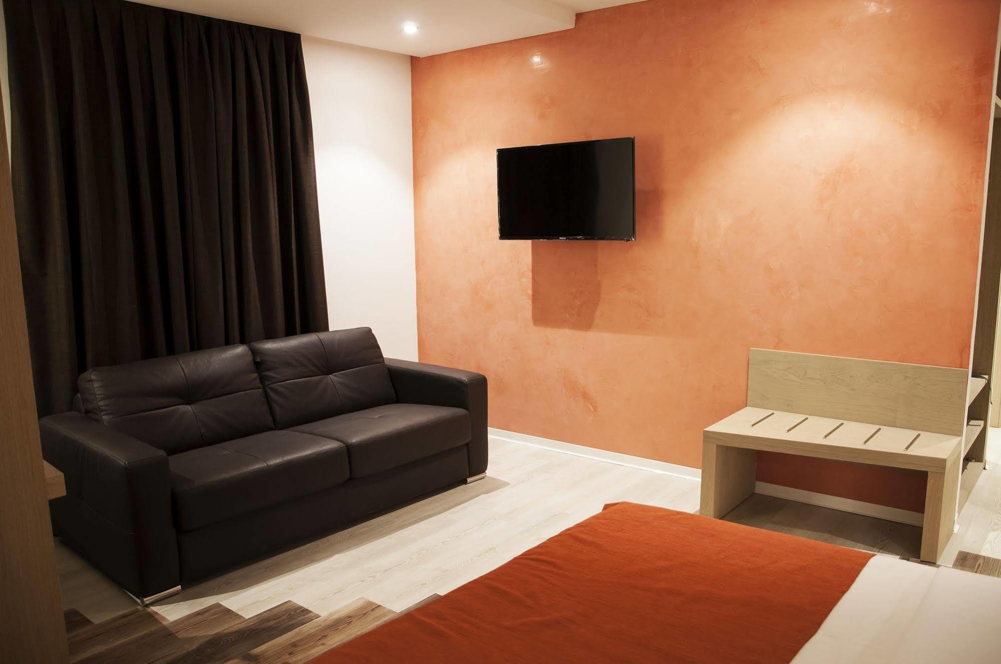 Hotel Sv Chrome Abudża Zewnętrze zdjęcie